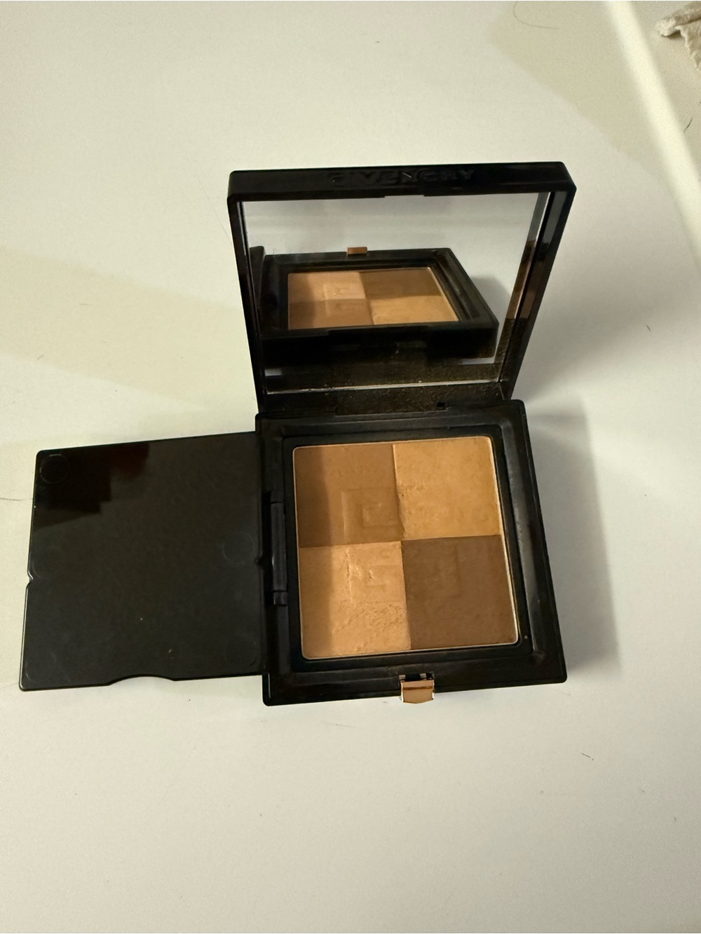 Givenchy Bronzer & Contour Palette — Beige and Bronze Tones - Picture 3 of 5